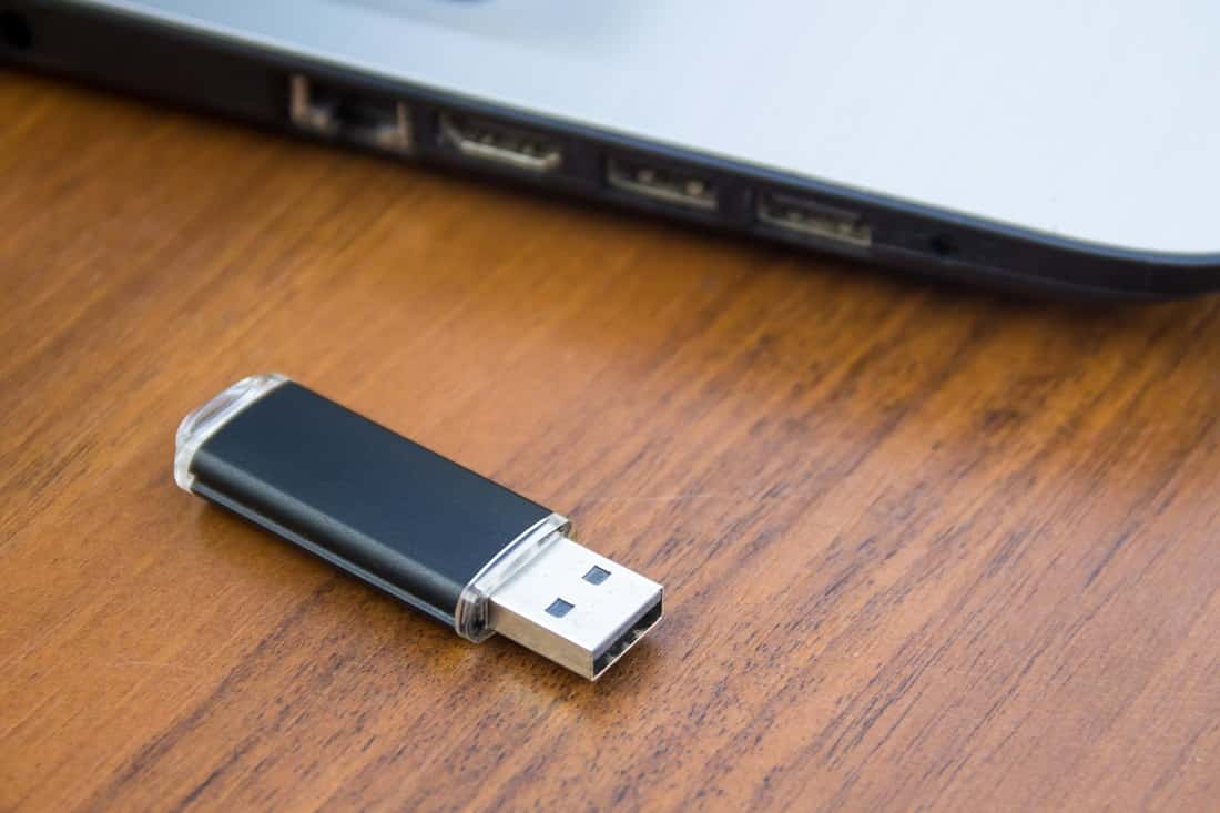 Отформатируйте USB-накопитель в командной строке